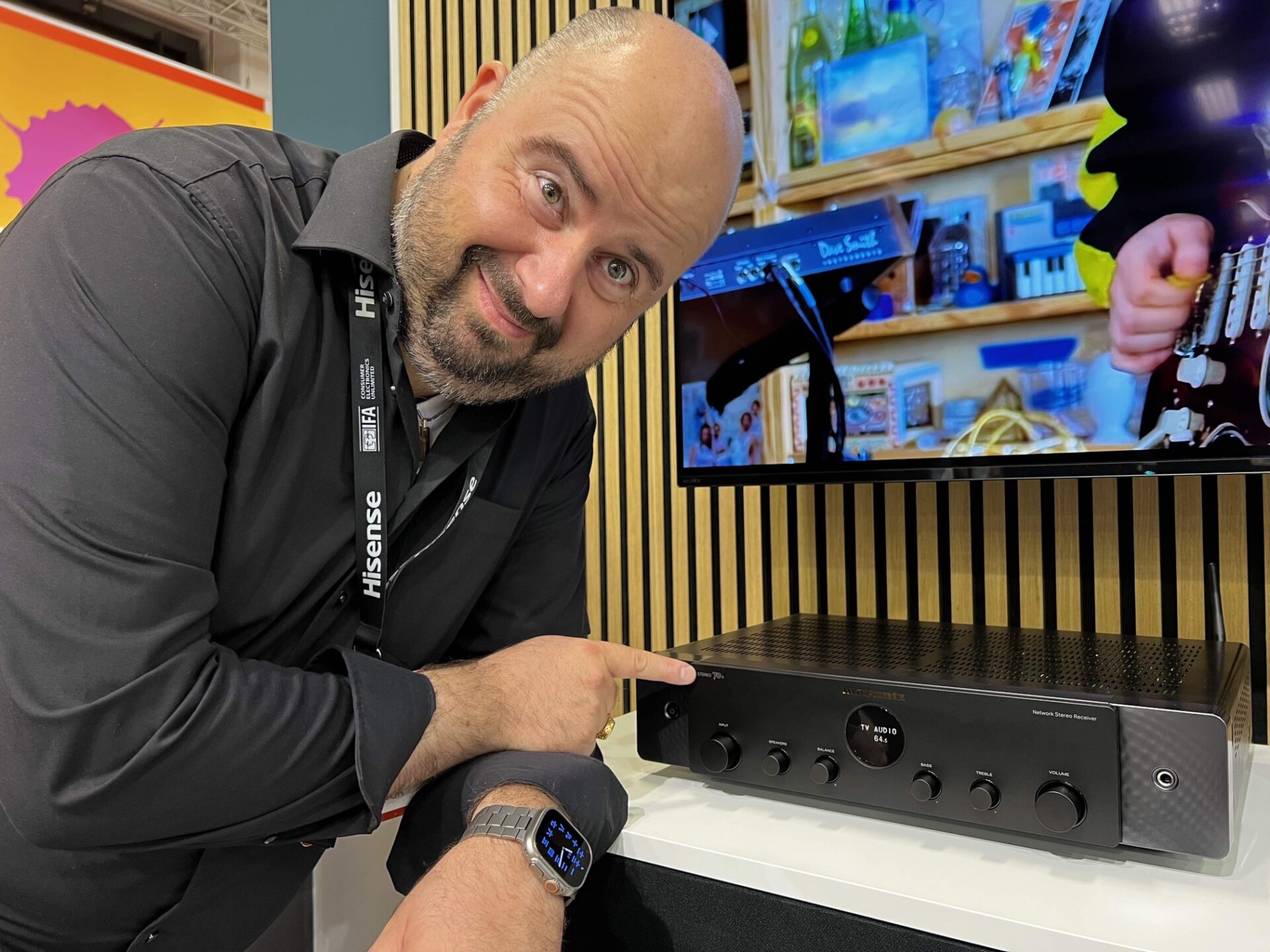 Marco von AVITECT mit dem neuen Marantz Stereo 70s auf der IFA 2023 in Berlin