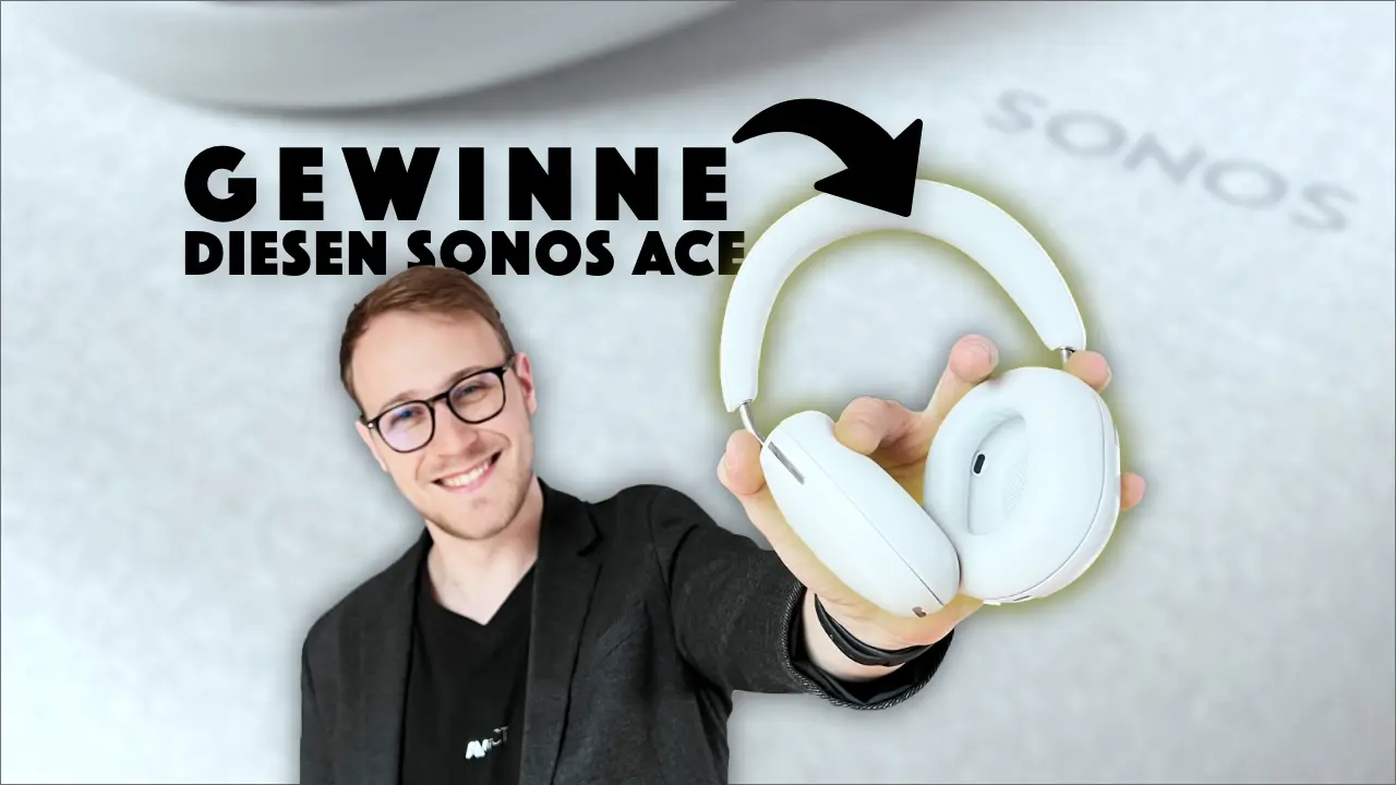 Bene Senk hält einen Sonos Ace in soft white den man gewinnen kann.