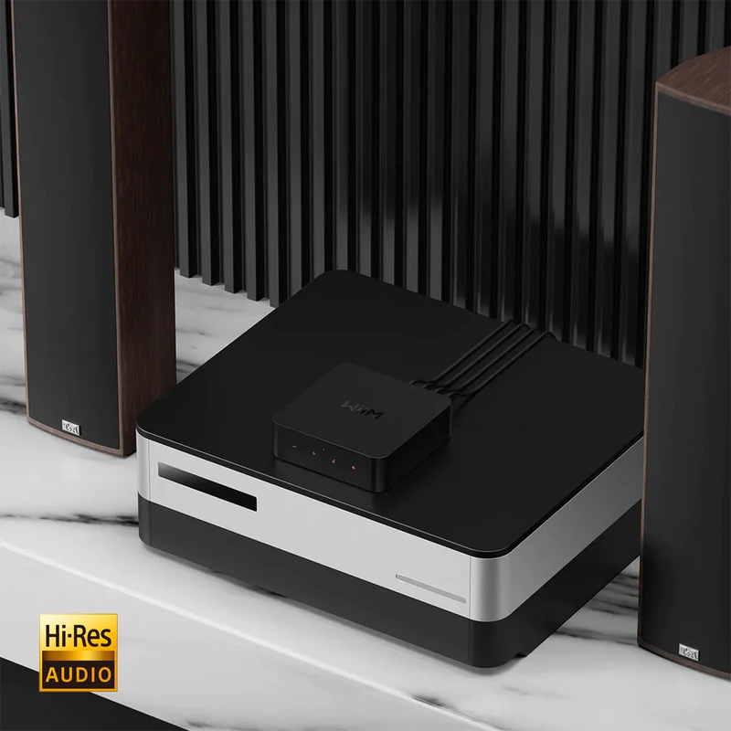 Das Bild zeigt den WiiM Pro von vorne oben in einem Audio Setup
